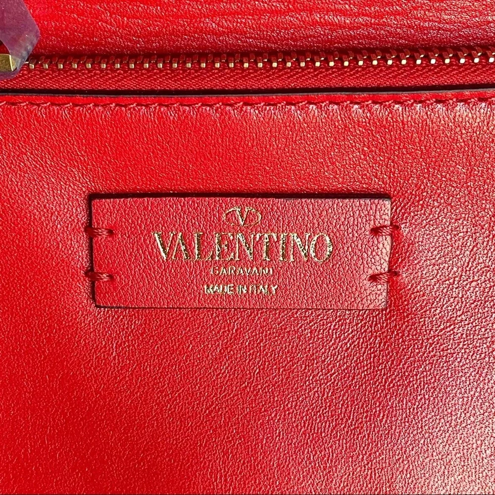 NWT Valentino Vlogo V Chain Top Handle Leather Handbag in Black - Picture 10 of 10